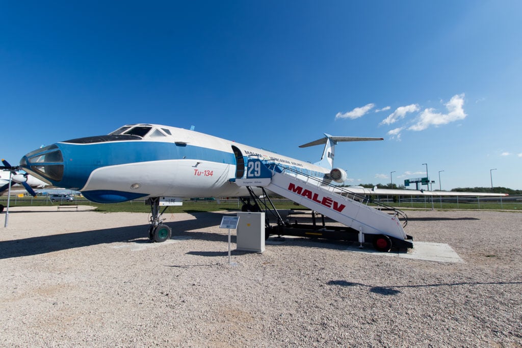 Malev Tu-134