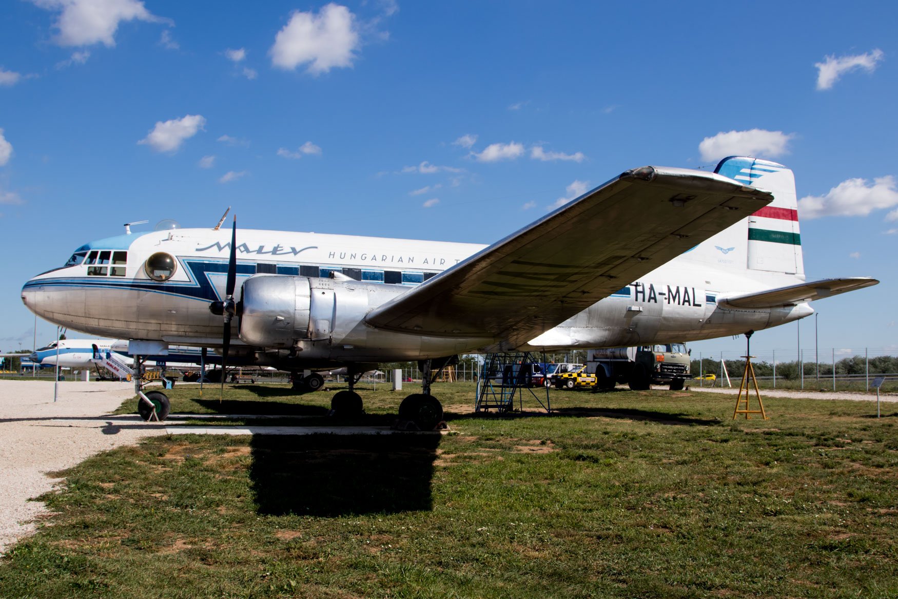 Malev Il-14