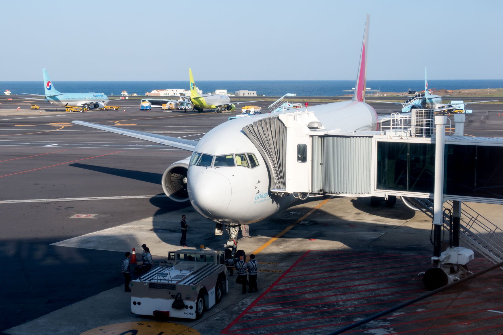 Asiana Lounge Jeju Apron View