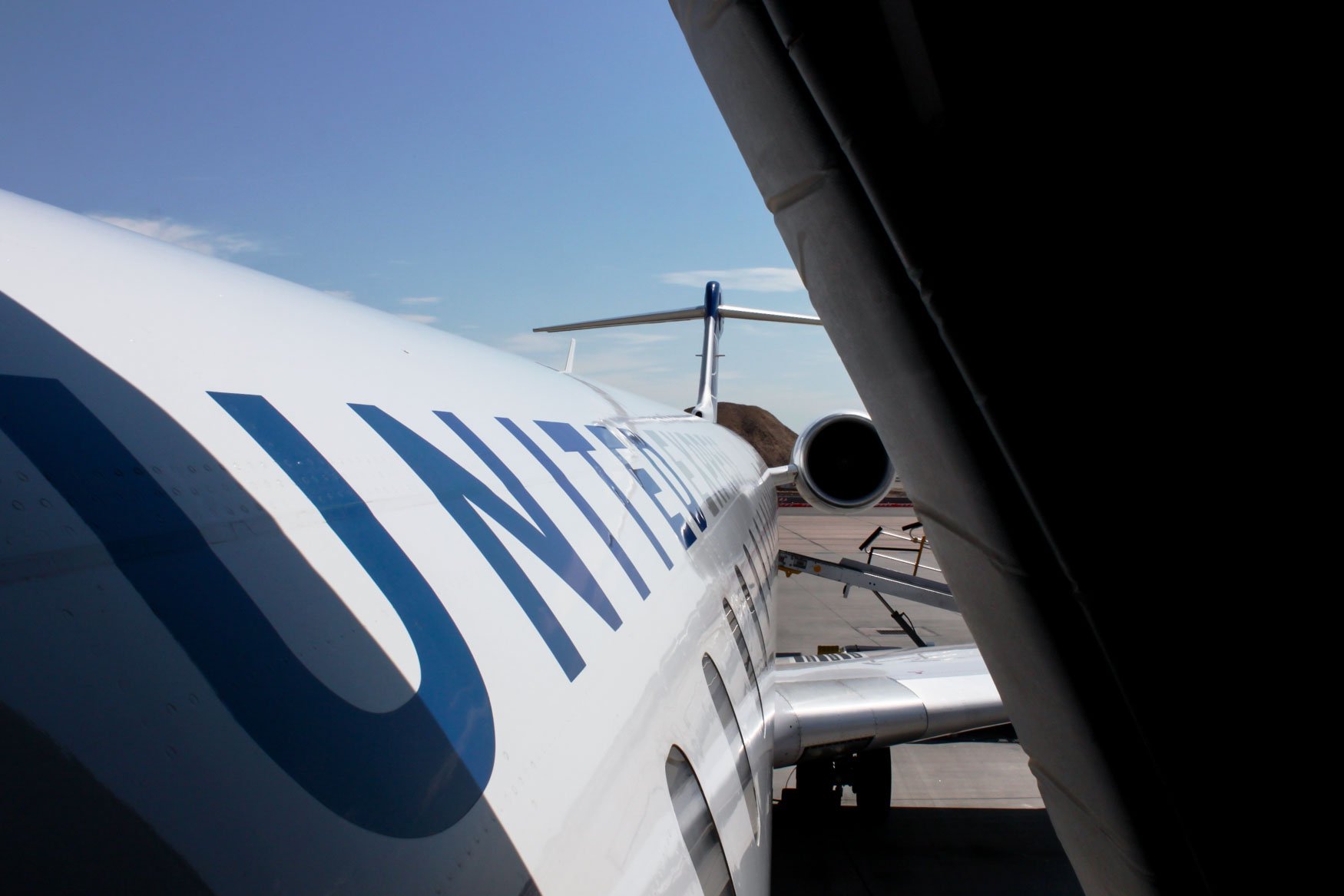 United Express Bombardier CRJ-700