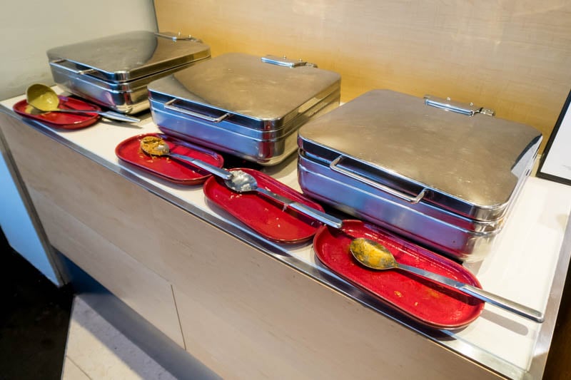 Qantas Business Lounge Sydney Hot Meals