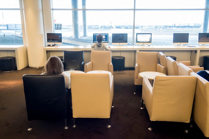 Qantas Business Lounge Sydney Business Center