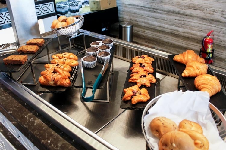 GVK Lounge Mumbai East Wing Pastries and Cakes